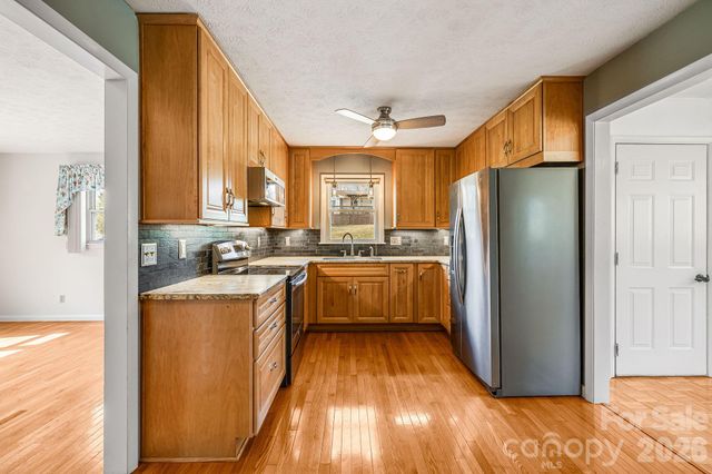 20 Ridge Cross Road, Asheville, NC 28805