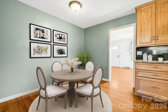 20 Ridge Cross Road, Asheville, NC 28805