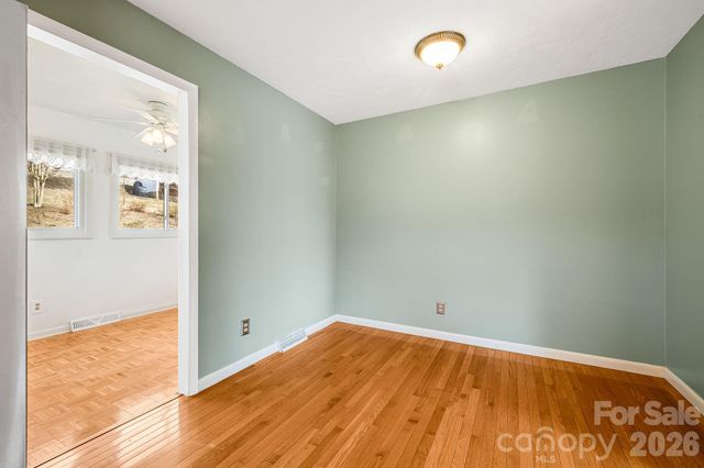 20 Ridge Cross Road, Asheville, NC 28805