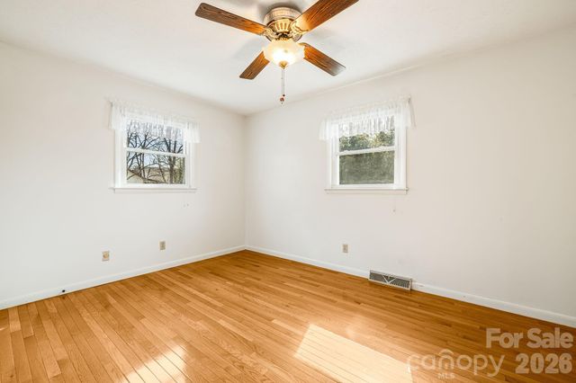 20 Ridge Cross Road, Asheville, NC 28805