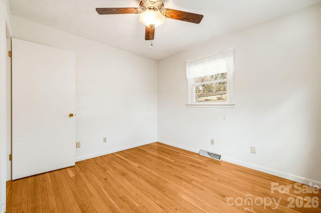 20 Ridge Cross Road, Asheville, NC 28805