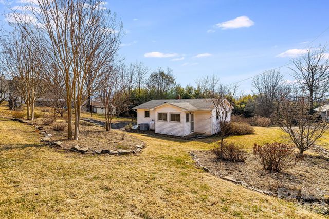 20 Ridge Cross Road, Asheville, NC 28805