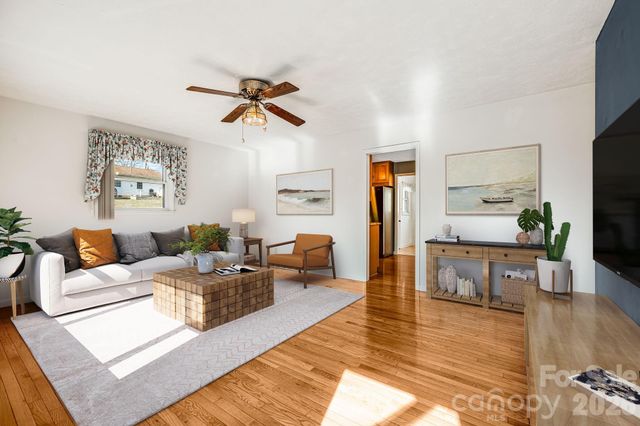 20 Ridge Cross Road, Asheville, NC 28805