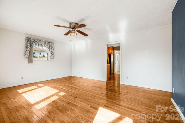 20 Ridge Cross Road, Asheville, NC 28805