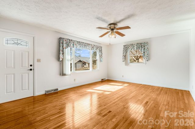 20 Ridge Cross Road, Asheville, NC 28805