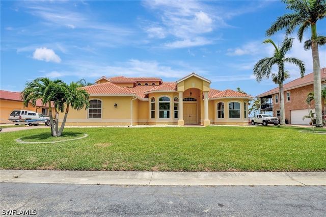 6140 River Shore CT, North Fort Myers, FL 33917