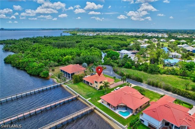 6140 River Shore CT, North Fort Myers, FL 33917