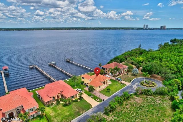 6140 River Shore CT, North Fort Myers, FL 33917