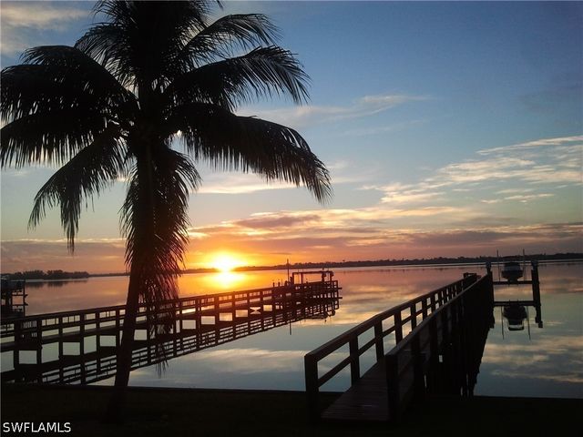 6140 River Shore CT, North Fort Myers, FL 33917
