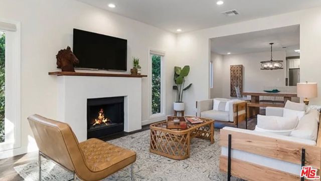 816 N Mansfield Avenue, Los Angeles, CA 90038