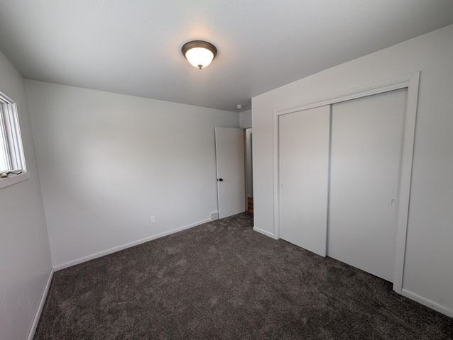 514 NE 11th Ave, Minot, ND 58703