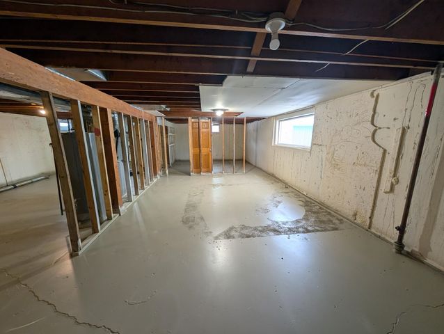 514 NE 11th Ave, Minot, ND 58703