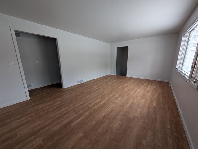 514 NE 11th Ave, Minot, ND 58703