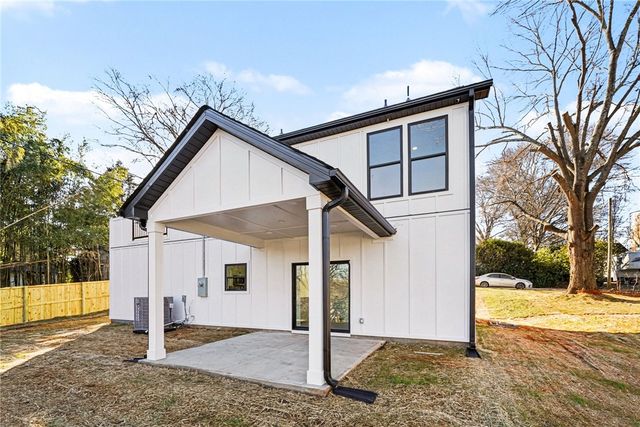 202 Pine Street, Easley, SC 29640