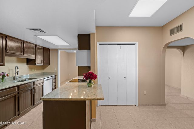 1343 W Calle Madrid, Green Valley, AZ 85622