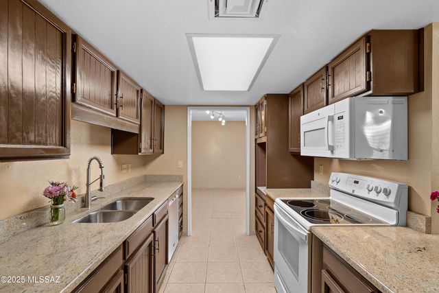 1343 W Calle Madrid, Green Valley, AZ 85622