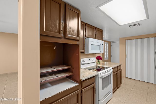 1343 W Calle Madrid, Green Valley, AZ 85622