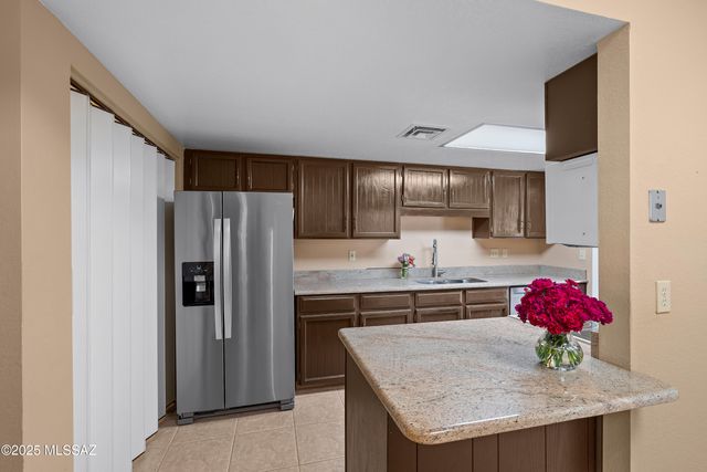 1343 W Calle Madrid, Green Valley, AZ 85622