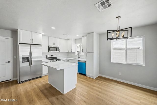 120 W 14TH Avenue, Apache Junction, AZ 85120