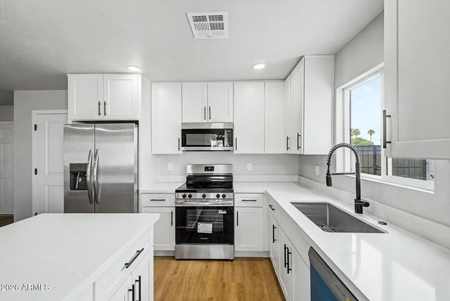 120 W 14TH Avenue, Apache Junction, AZ 85120