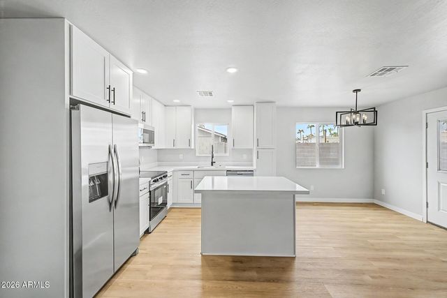 120 W 14TH Avenue, Apache Junction, AZ 85120