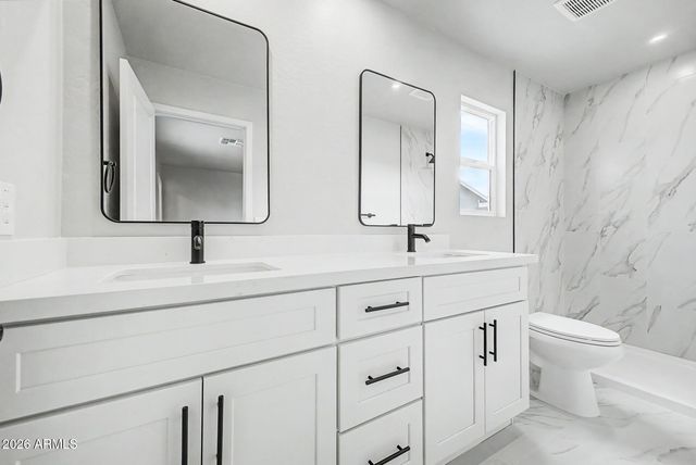 120 W 14TH Avenue, Apache Junction, AZ 85120