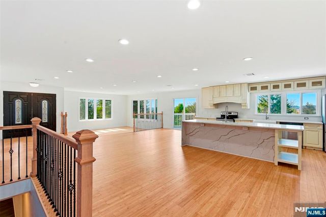 2 Rossi Drive, Clinton Twp, NJ 08809