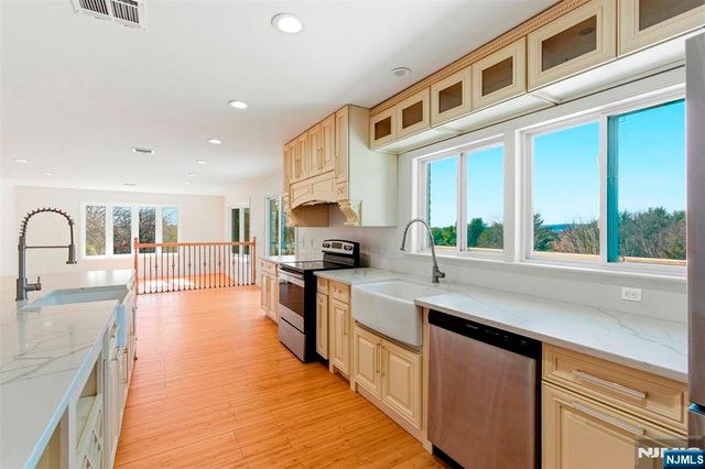 2 Rossi Drive, Clinton Twp, NJ 08809