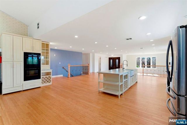 2 Rossi Drive, Clinton Twp, NJ 08809