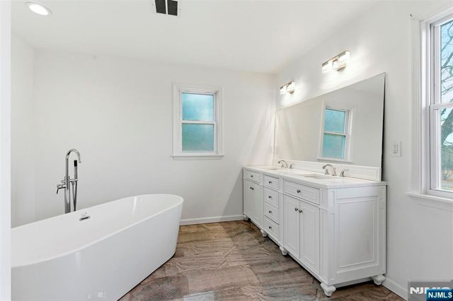 2 Rossi Drive, Clinton Twp, NJ 08809