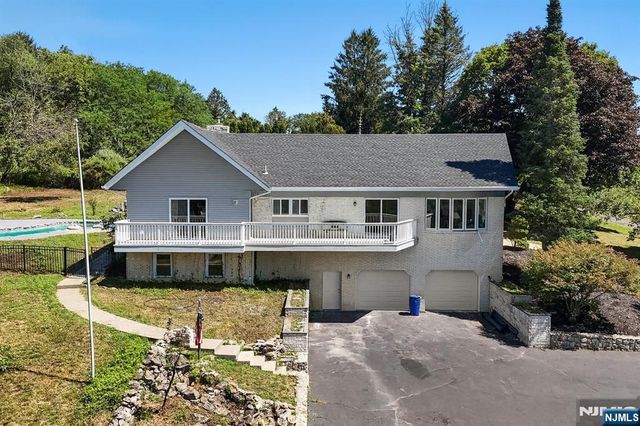 2 Rossi Drive, Clinton Twp, NJ 08809