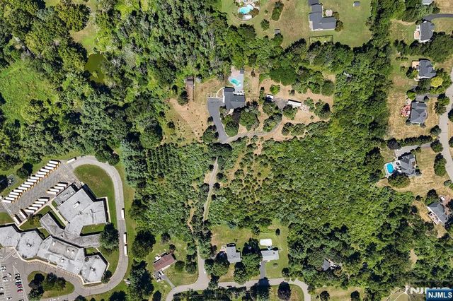2 Rossi Drive, Clinton Twp, NJ 08809