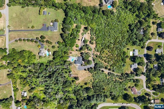 2 Rossi Drive, Clinton Twp, NJ 08809