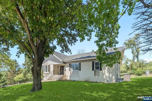 2 Rossi Drive, Clinton Twp, NJ 08809