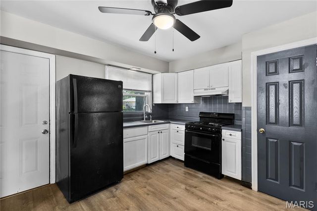 8 Wescott Drive, Florissant, MO 63031