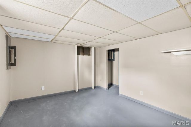 8 Wescott Drive, Florissant, MO 63031