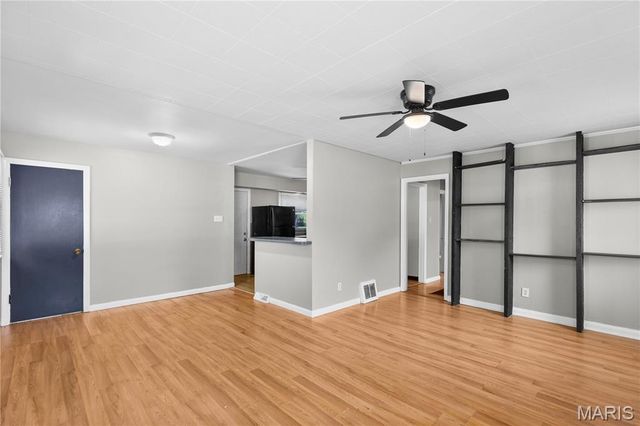 8 Wescott Drive, Florissant, MO 63031