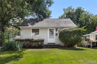 8 Wescott Drive, Florissant, MO 63031
