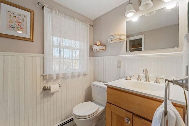 2 Shirley Lane, Stratham, NH 03885
