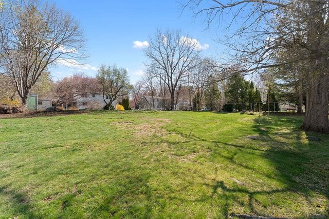 2 Shirley Lane, Stratham, NH 03885