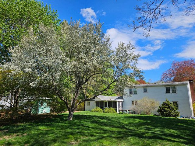 2 Shirley Lane, Stratham, NH 03885