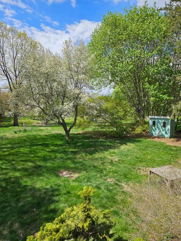 2 Shirley Lane, Stratham, NH 03885