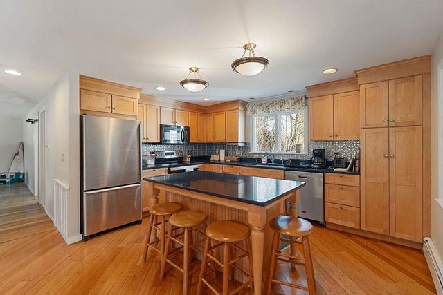 2 Shirley Lane, Stratham, NH 03885