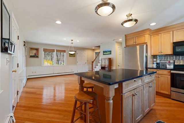 2 Shirley Lane, Stratham, NH 03885