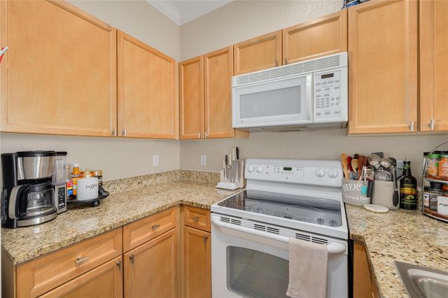 10015 6TH STREET N, St Petersburg, FL 33702