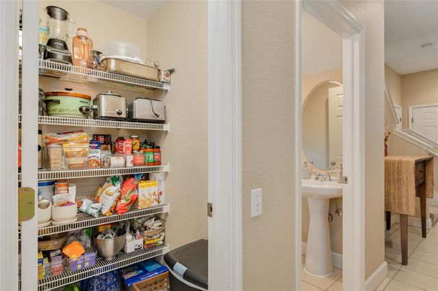 10015 6TH STREET N, St Petersburg, FL 33702