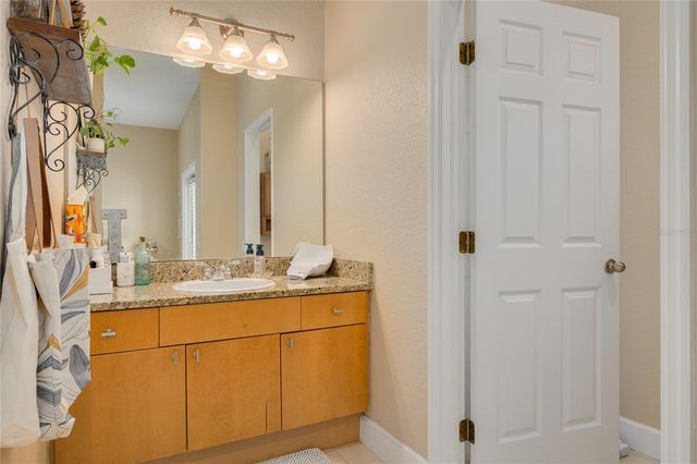 10015 6TH STREET N, St Petersburg, FL 33702