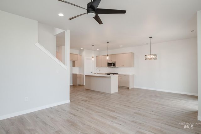 10527 W Tinder St, Star, ID 83669