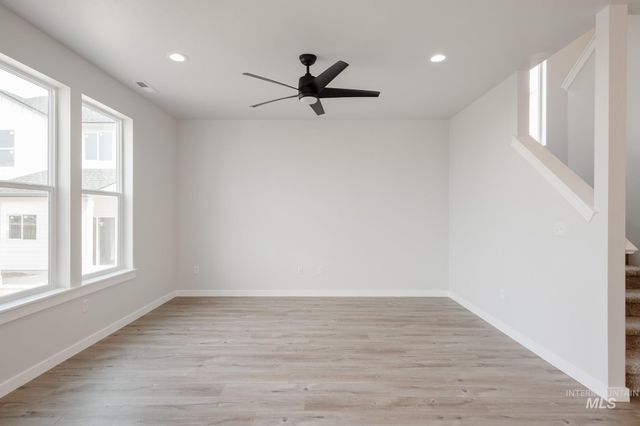 10527 W Tinder St, Star, ID 83669