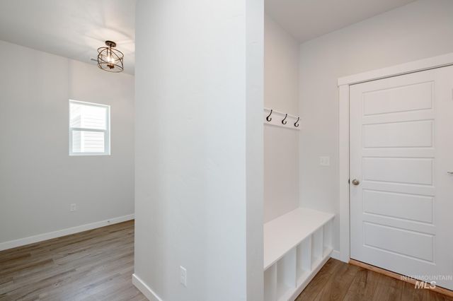 10527 W Tinder St, Star, ID 83669